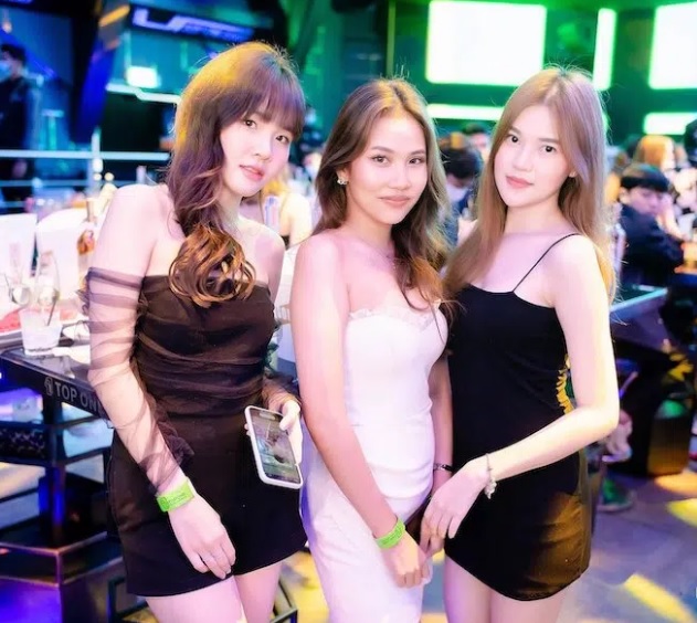 Signs of obsessive behavior in relationships