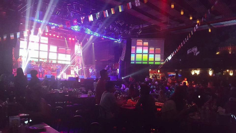 Tawandang Mahason Chiang Mai - Live Music Bar with Party and Dancing